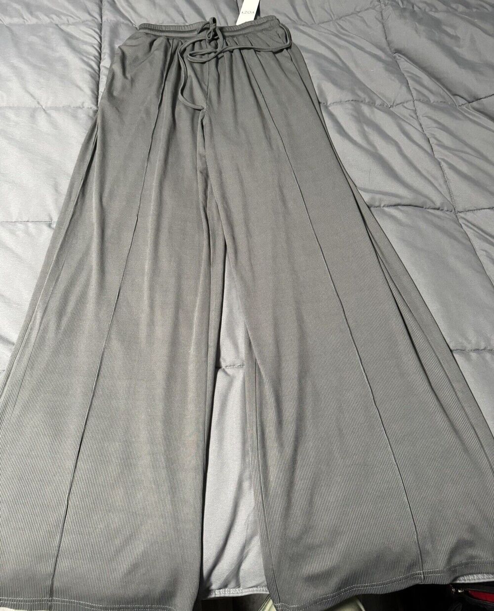 YOZY Women's All Seasons Wideleg Pants Small